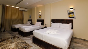 Deluxe Quadruple Room, Giza Pyramids View