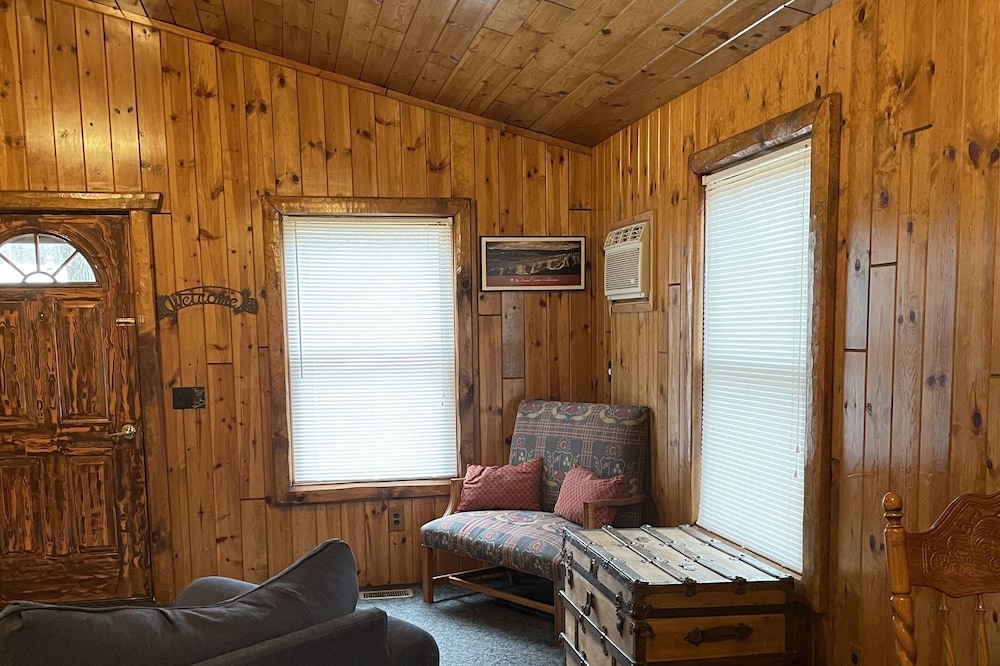 Pine Cone Suite