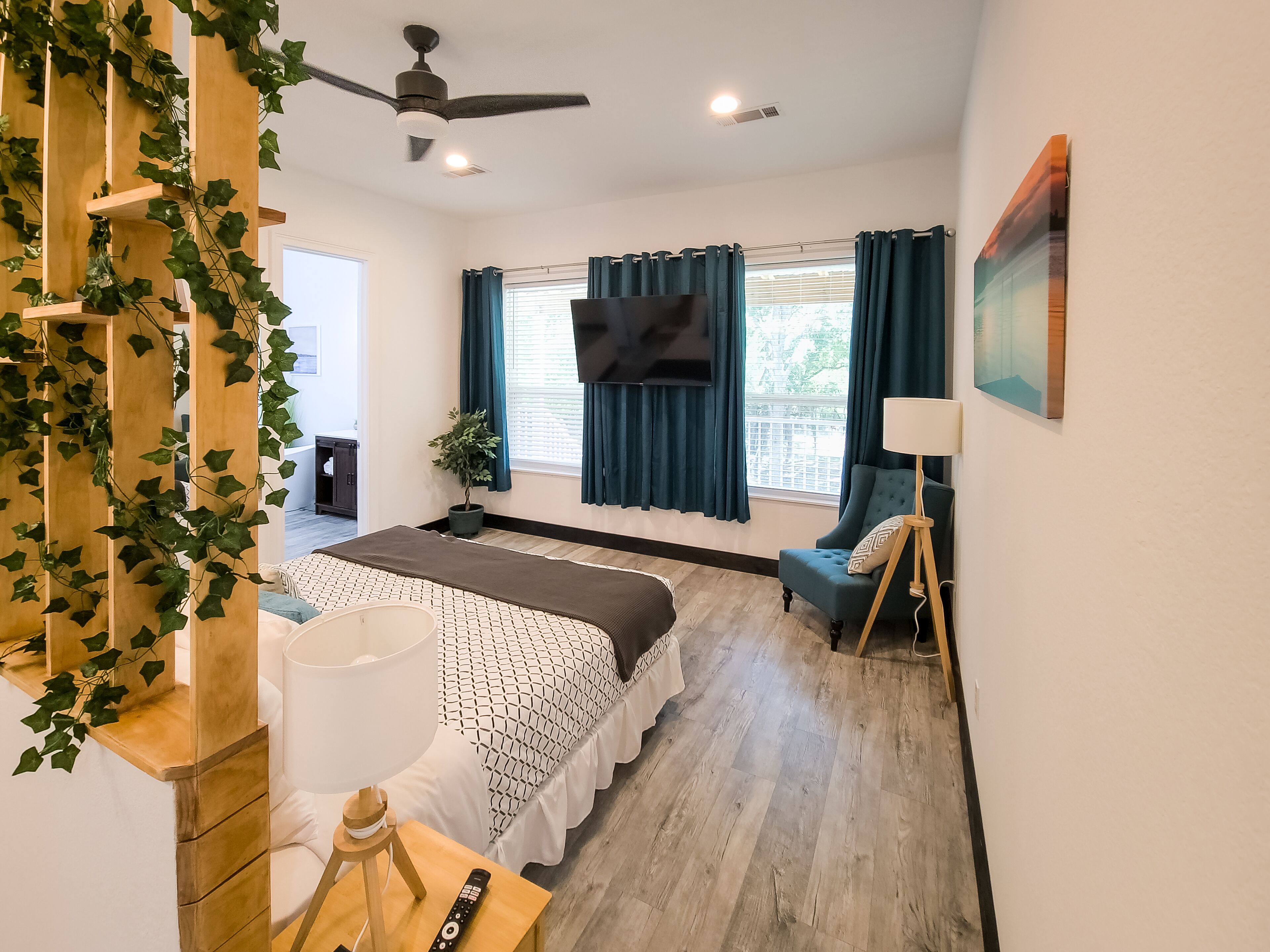 Luxury Waterfront 6BR, 3 Kings, Cinema, Sleeps 19, Early Check-In/Late Check-Out