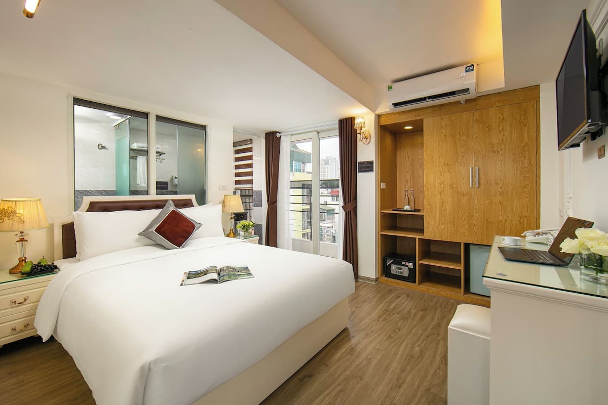 Senior Double Room, Balcony, City View | Premium bedding, down comforters, minibar, in-room safe