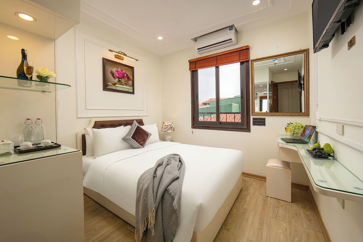 Superior Double Room, 1 Queen Bed, Non Smoking, City View | Premium bedding, down comforters, minibar, in-room safe