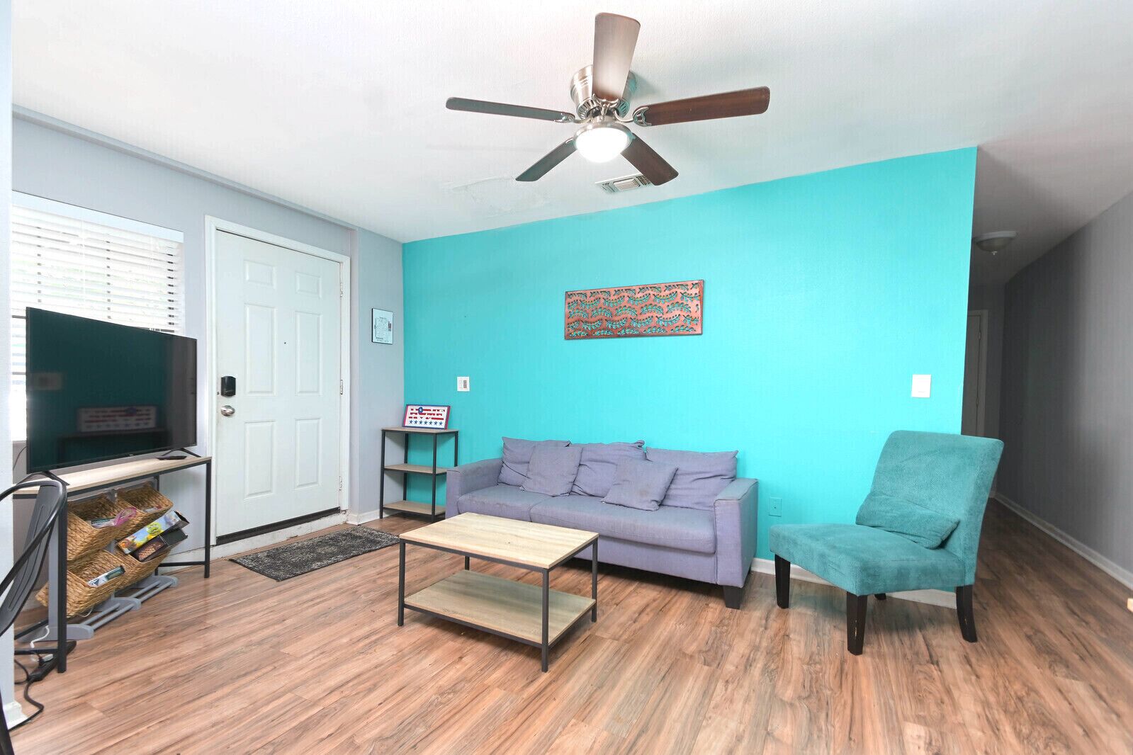 Spacious condo near ATT & more!