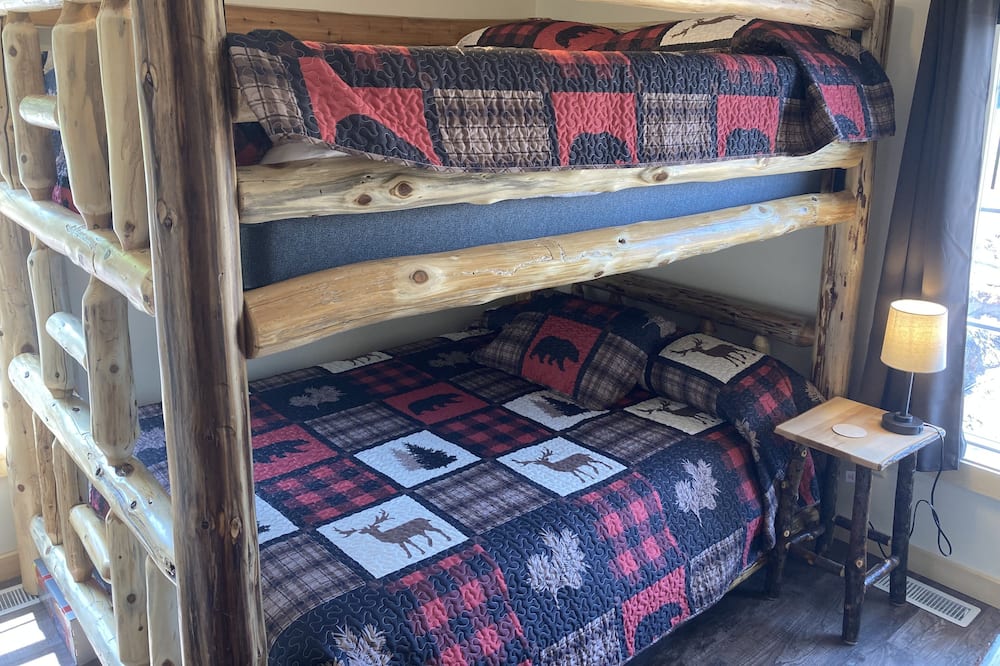 Houghton Airbnb & Cheap Cabin Rentals from 75 AirCabins