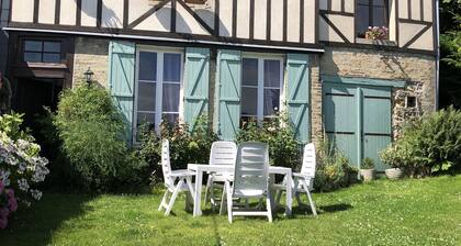 Maison Ancienne Avec son Jardin Privatif