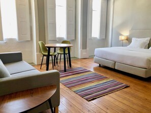 Unclassified image, 5 of 24, button