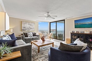 TV - Mainsail 362 - Gulf Front Condo, Community Pool, Hot Tub, Free Beach Service! (Miramar Beach)