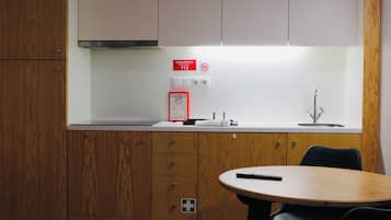 Fridge, microwave, stovetop, cookware/dishes/utensils