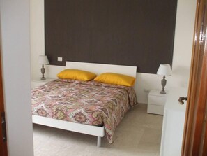 Apartment | 2 bedrooms, iron/ironing board, bed sheets - Captivating 2-bed Apartment in Grottole (Grottole)