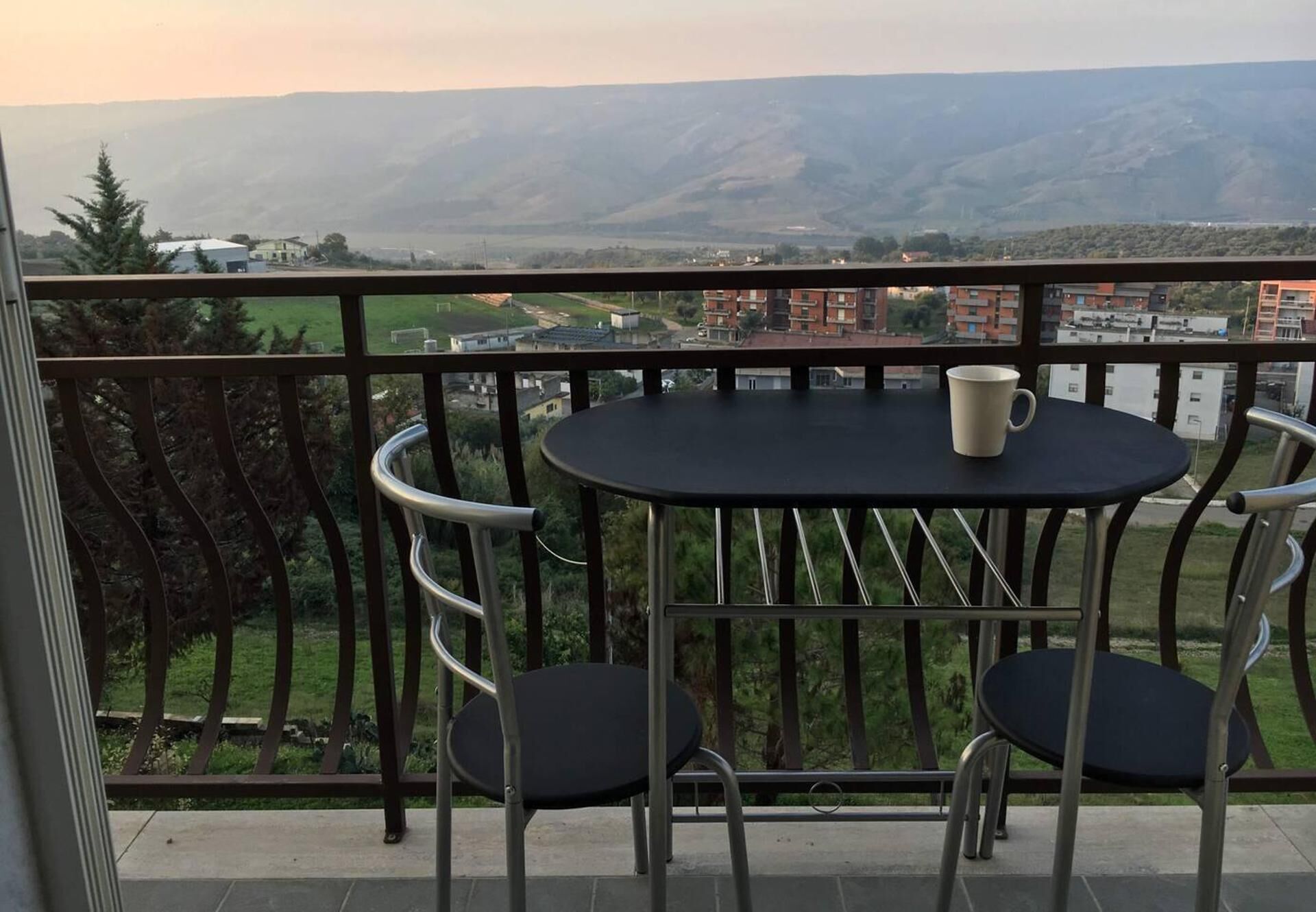 Apartment | Outdoor dining