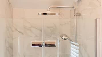 Cottage | Kamar mandi | Shower