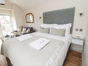Cottage | 1 bedroom, individually decorated, individually furnished, free WiFi
