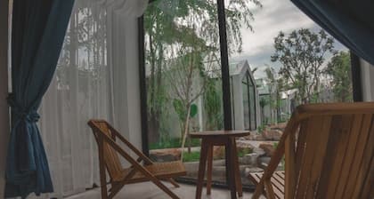 King Suite Garden View