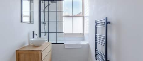 Bathtub