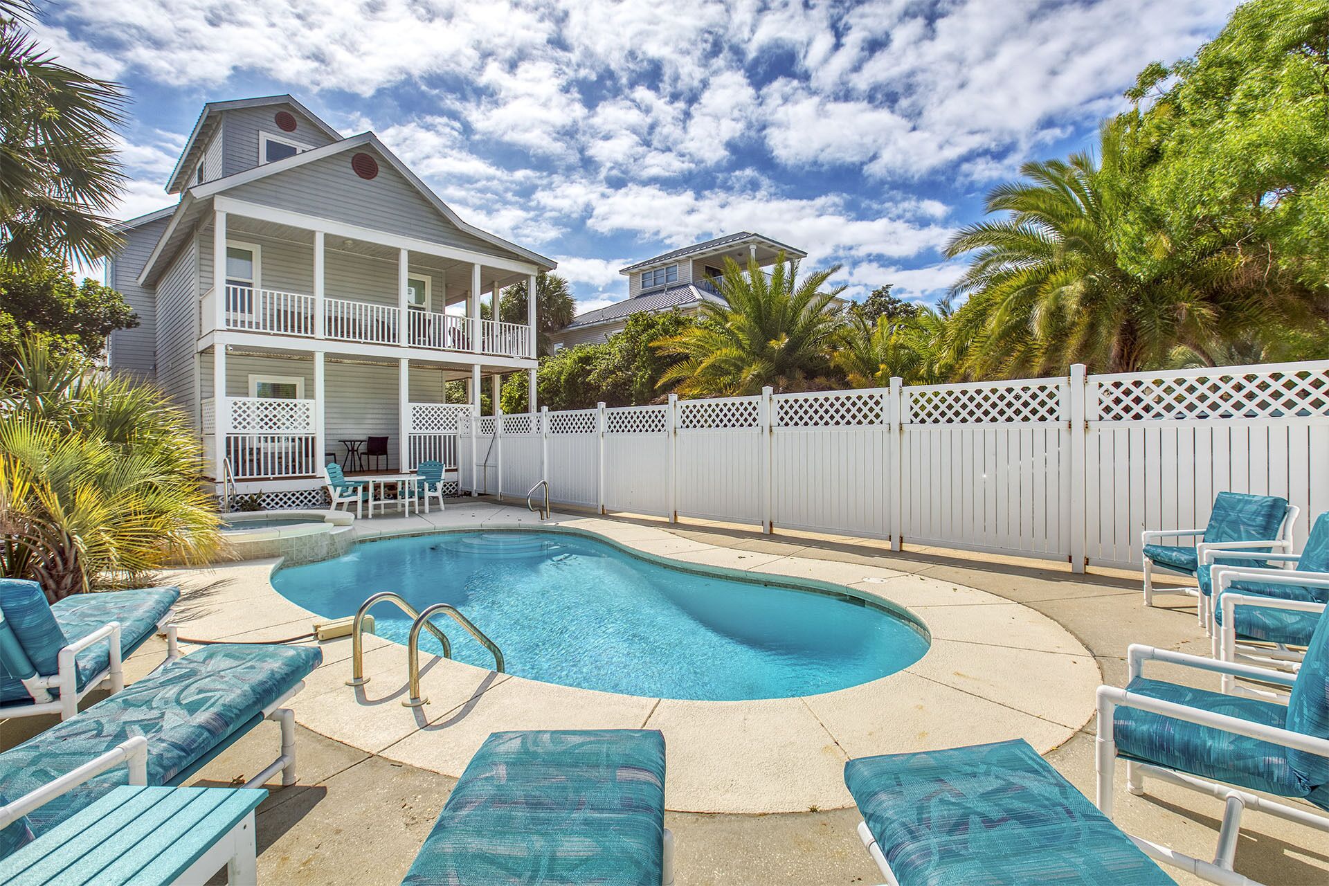 At Ease - Crystal Beach! Fully Updated! Heated Private Pool! Steps to the Beach!