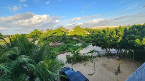 Hiên
