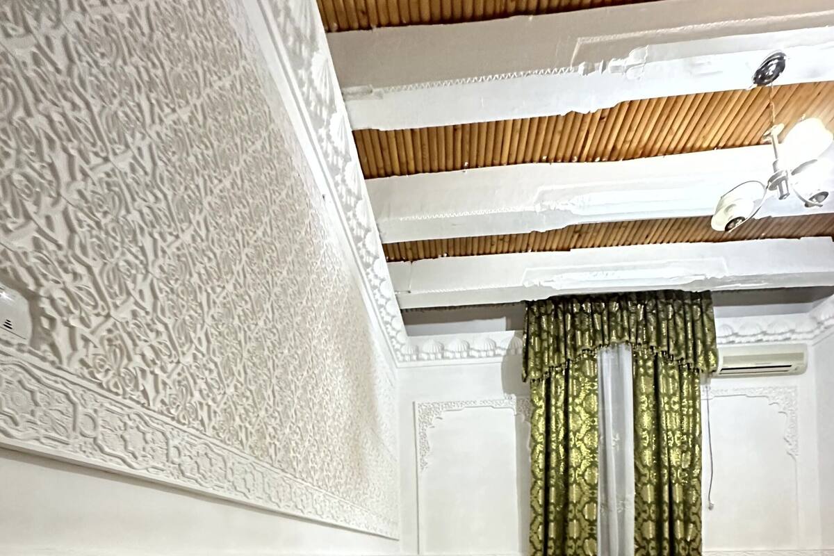 Ropa de cama de alta calidad, cubrecamas y escritorio