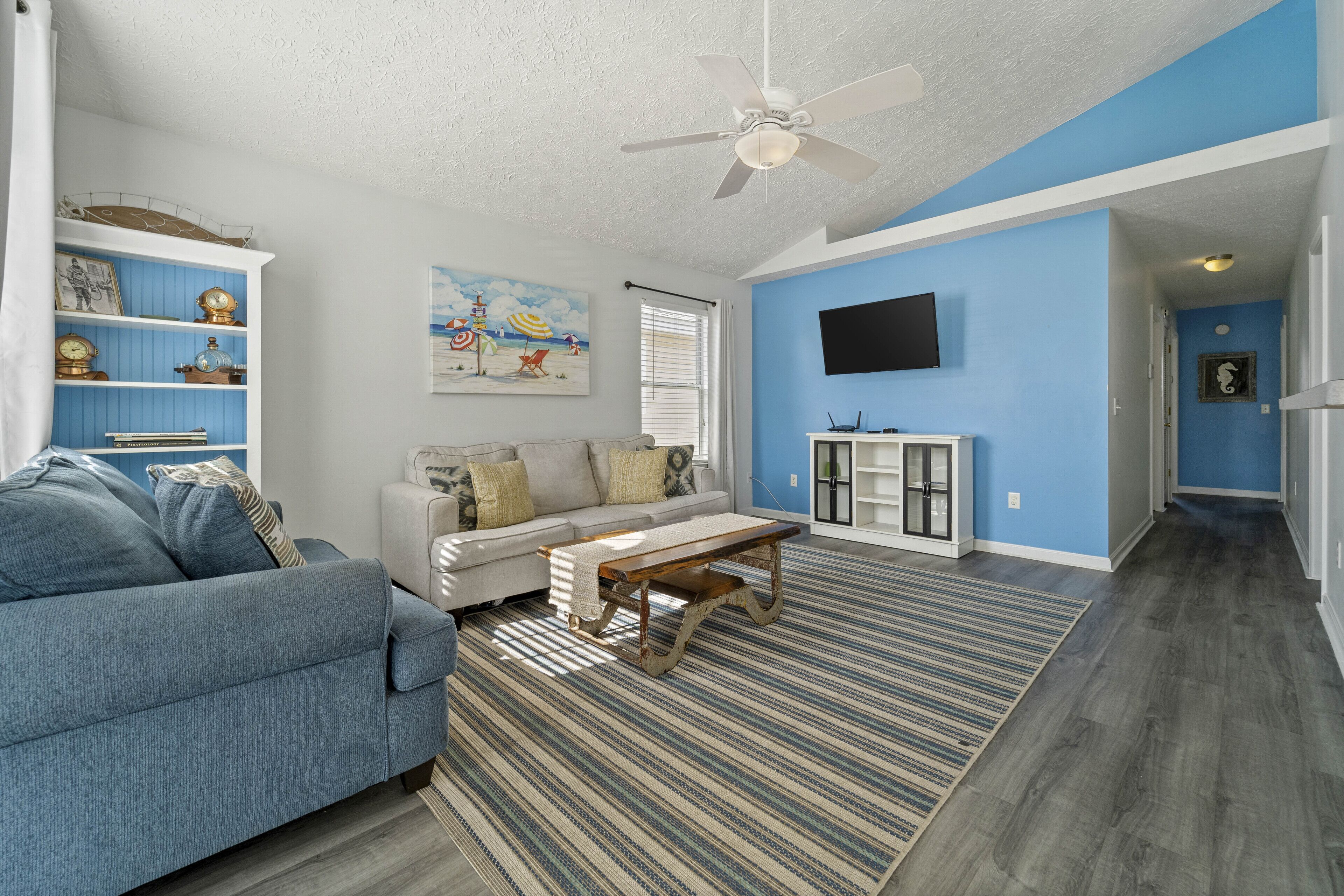 Palm Cove 3br/2ba, minutes from the beach, sleeps 6, convenient to everything