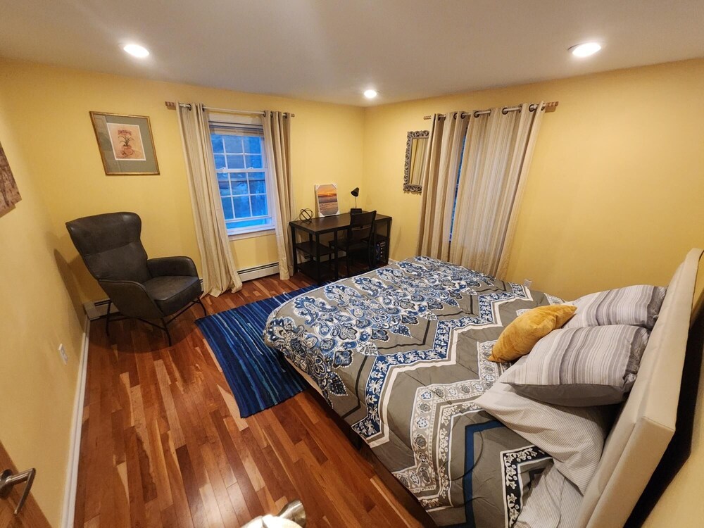 Marblehead Oasis (3Bedroom Townhouse) Pets Allowed by RedAwning