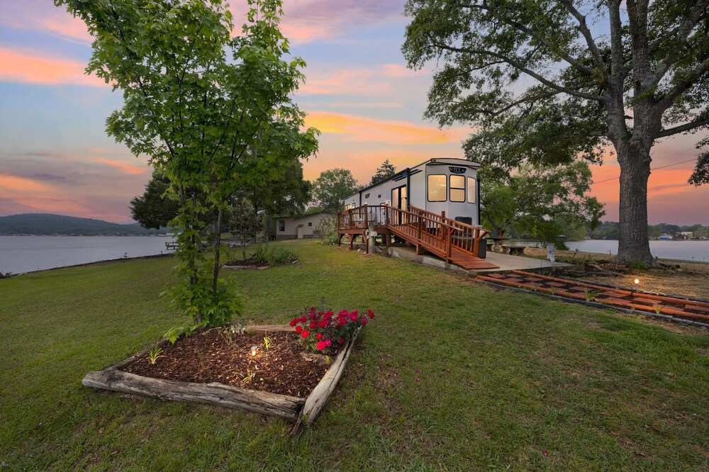 Lakeside Retreat on Neely Henry Lake by RedAwning