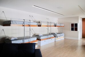 7 bedrooms, internet