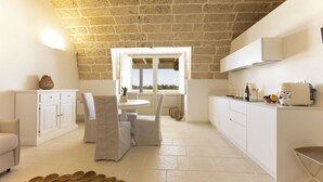 Deluxe Suite | Minibar, desk, soundproofing, WiFi (free) - Masseria Macchiaforte (Gallipoli)