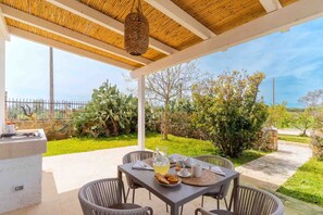 Minibar, escritorio, sistema de insonorización y wifi gratis