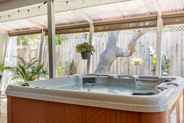 Indoor spa tub