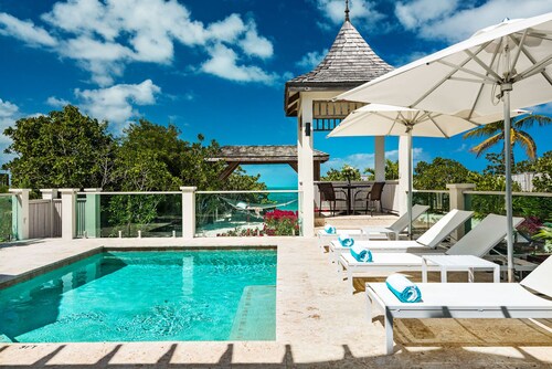 Callaloo Cottage- Beachfront Paradise!