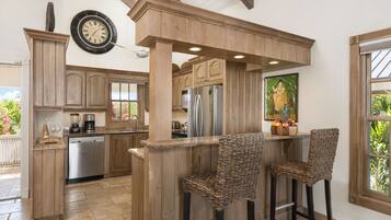 Fridge, microwave, dishwasher, coffee/tea maker