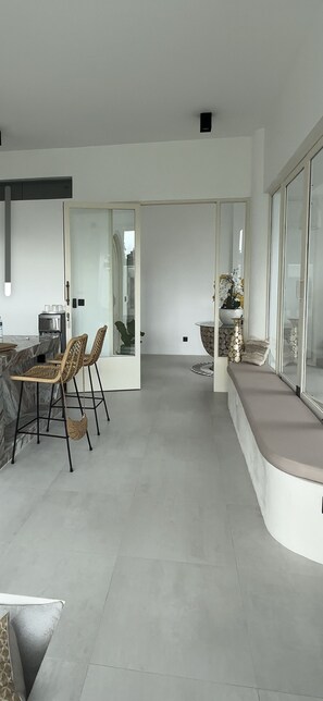 Dining - Designer Home with Rice Field View in Canggu (Dalung)