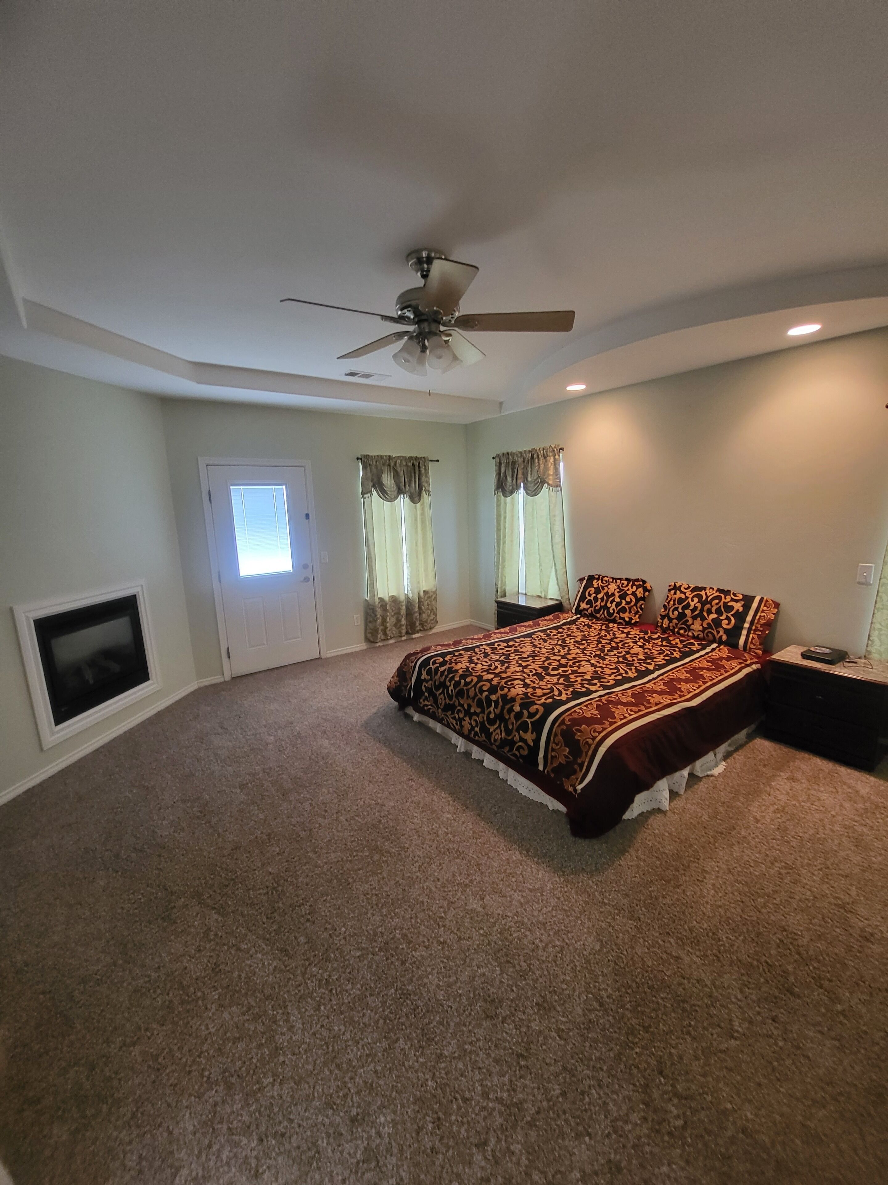 Quiet, vast,mountain views farm house where you and your family will enjoy