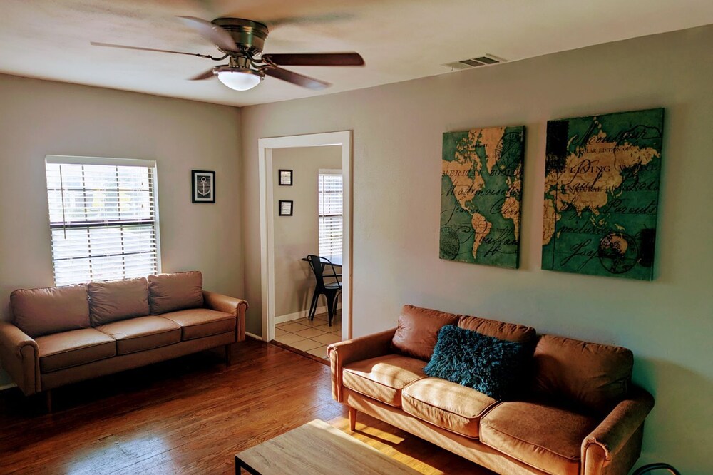 Central condo near to Downtown & ATT