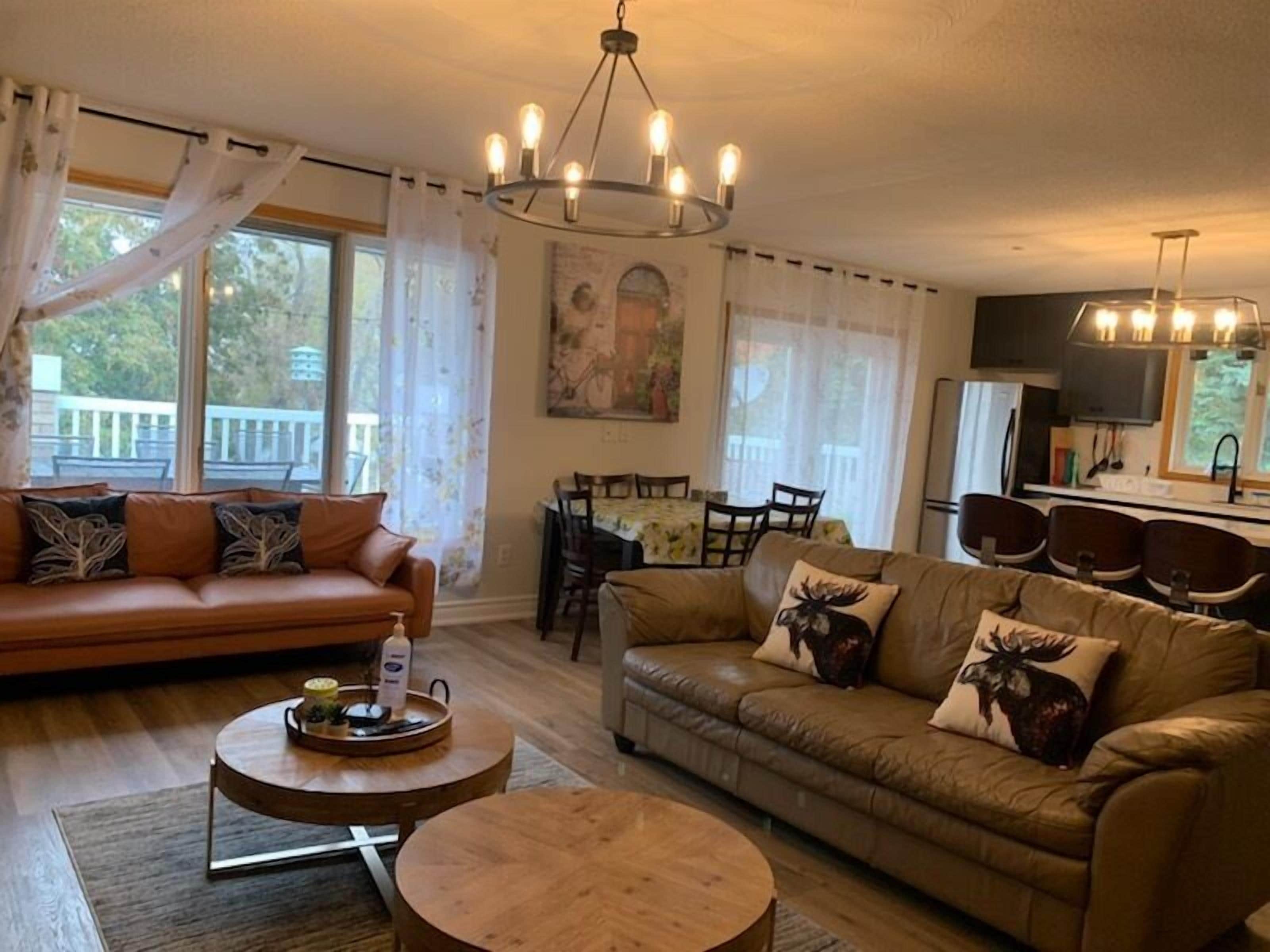 Four Bedrooms Apartment | 客廳