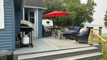 Three Bedrooms Cottage (Cottage #4) | Terrace/patio