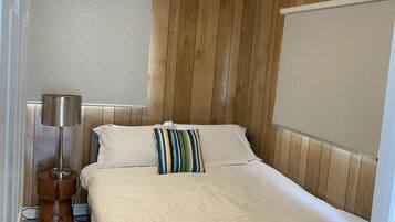 3 bedrooms, cribs/infant beds, rollaway beds, free WiFi