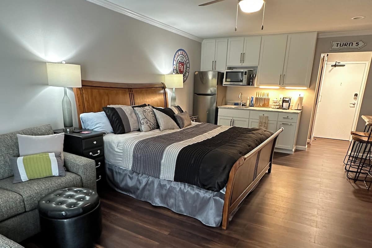 Villa de lujo, varias camas, cocineta, vista al patio | 2 habitaciones, ropa de cama de alta calidad y decoración personalizada