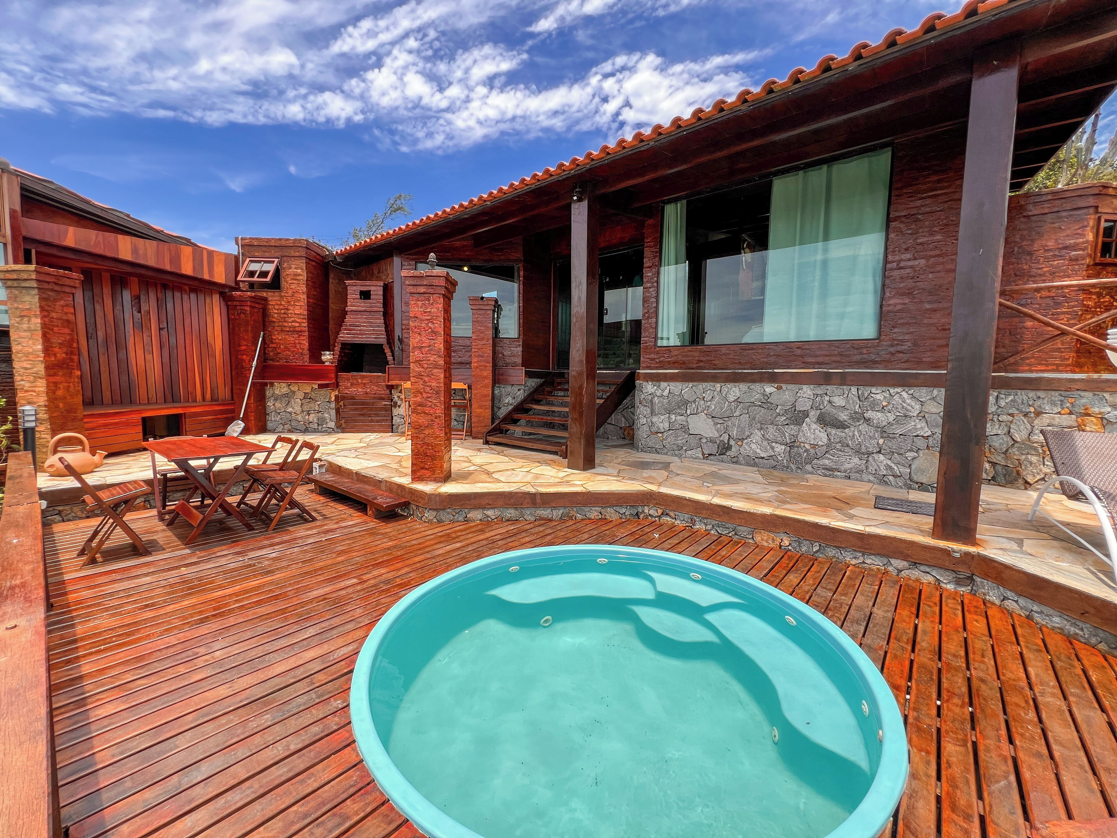 Chalé família | Cofres nos quartos, Wi-Fi de cortesia, roupa de cama