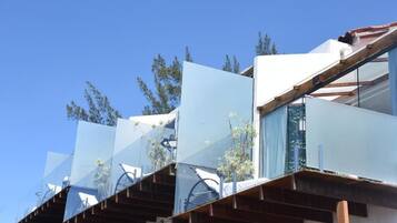 Luxury Quadruple Room | In-room safe, free WiFi, bed sheets