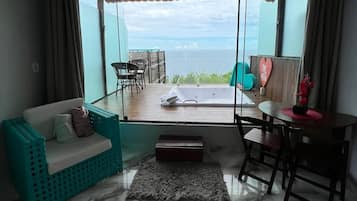 Family Quadruple Room | In-room safe, laptop workspace, rollaway beds, free WiFi