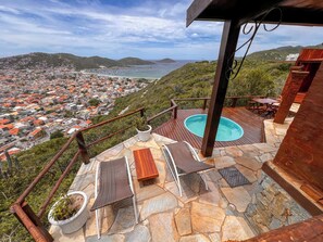 Vue sur la ville depuis l’hébergement