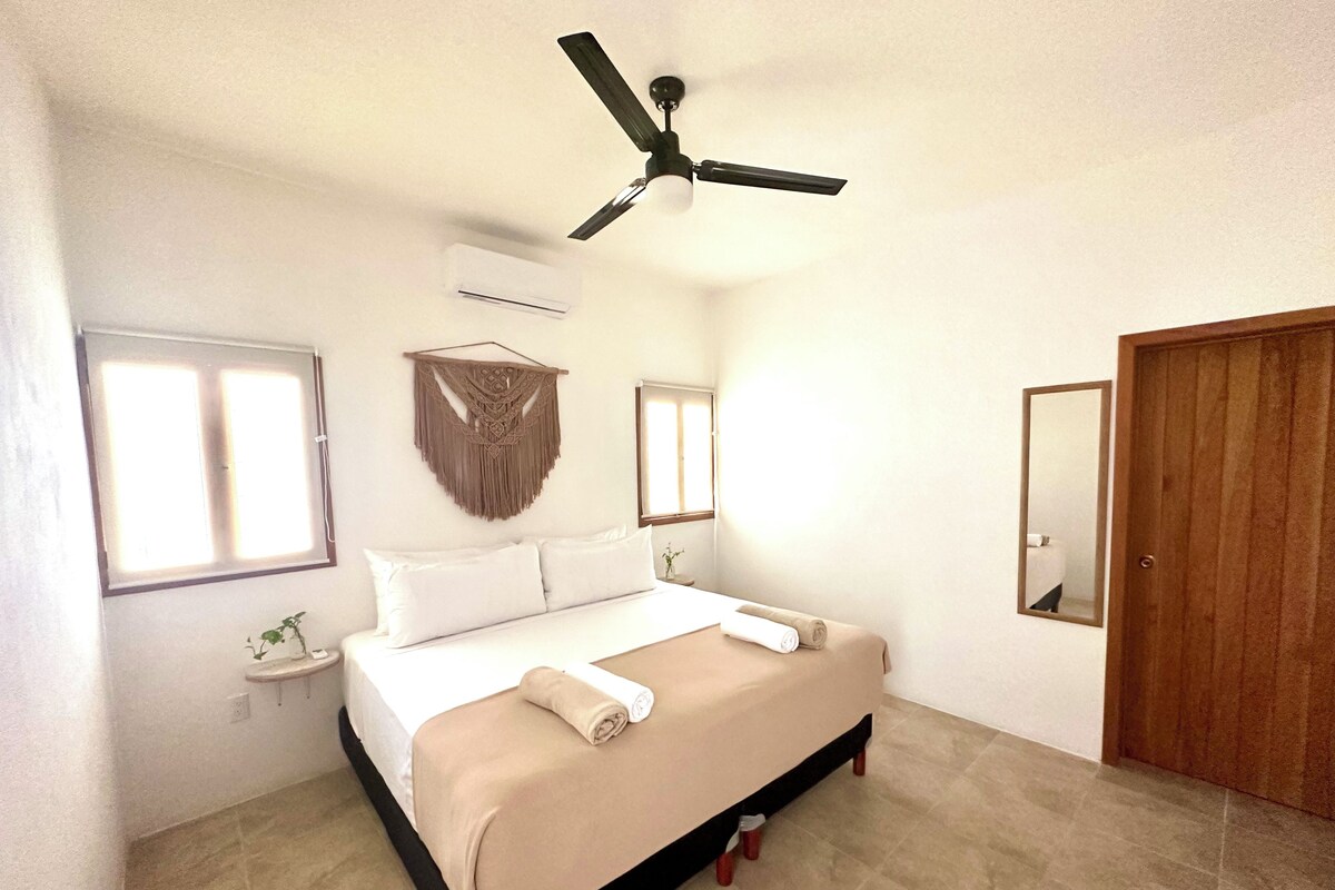 Iron/ironing board, WiFi (free), bed sheets