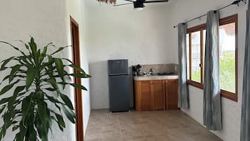 Apartamento, 2 habitaciones, vistas a la piscina | Zona de estar