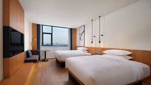 標準客房, 2 張標準雙人床, 城市景觀 | 羽絨被、客房內保險箱、筆電工作空間、隔音