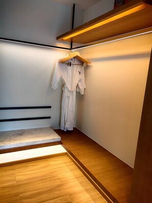 Business Room, 1 King Bed, City View | Down duvets, in-room safe, laptop workspace, soundproofing - Fairfield BY Marriott Yuyao (Ningbo)