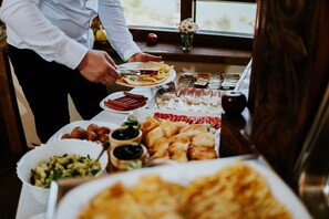 Free daily buffet breakfast  - Hotel Noor Konjic (Konjic)
