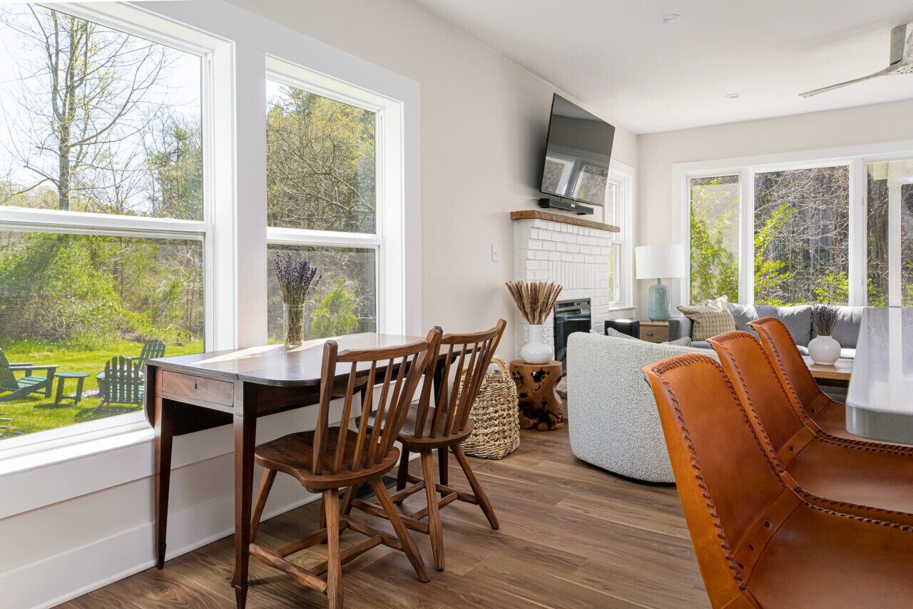 Smart-TV, Kamin, Bücher