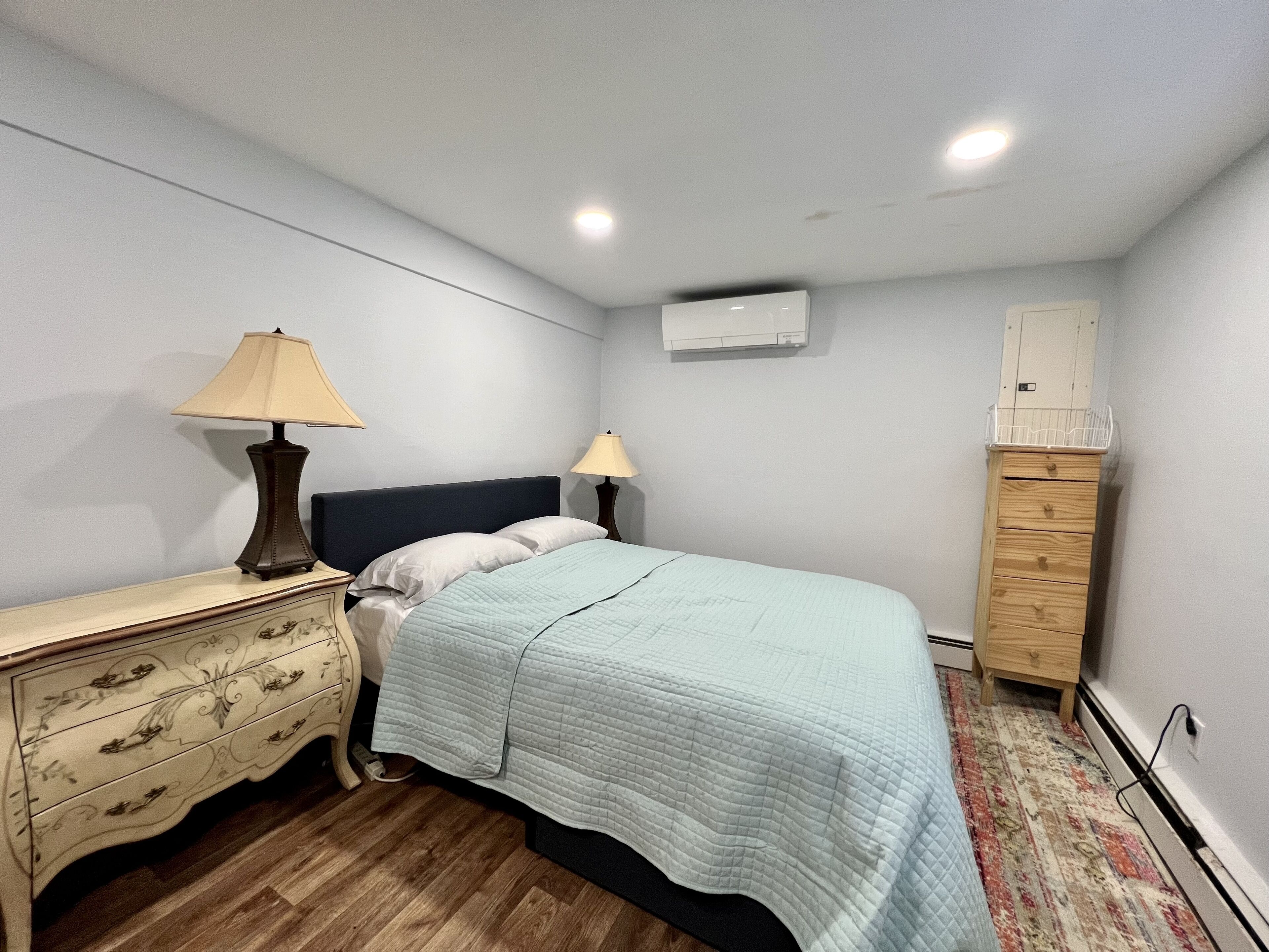 Charming 1B1B W/Private Entrance