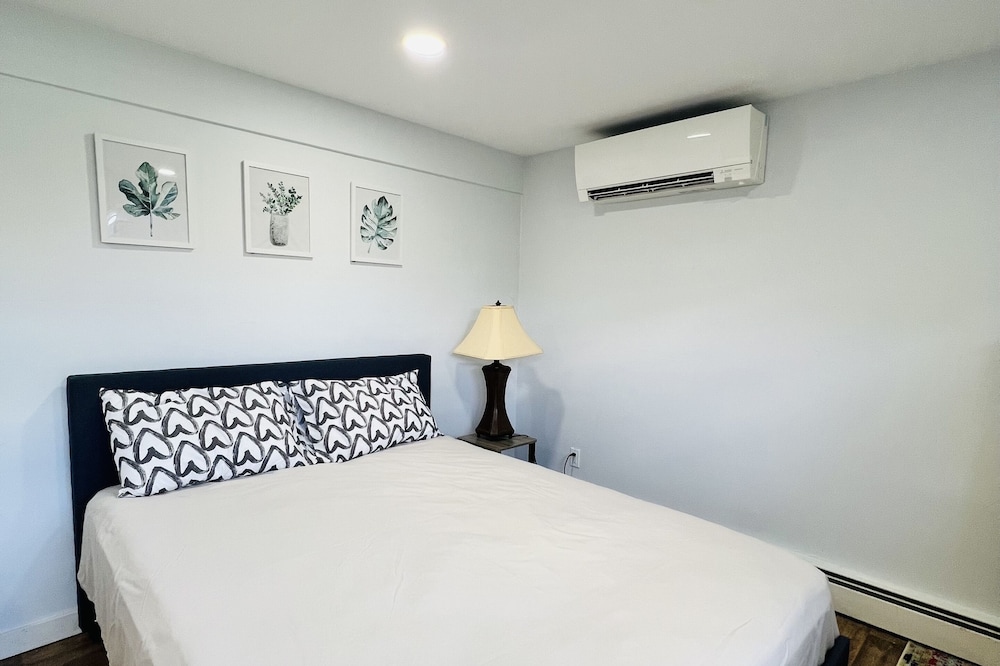 Charming 1B1B W/Private Entrance