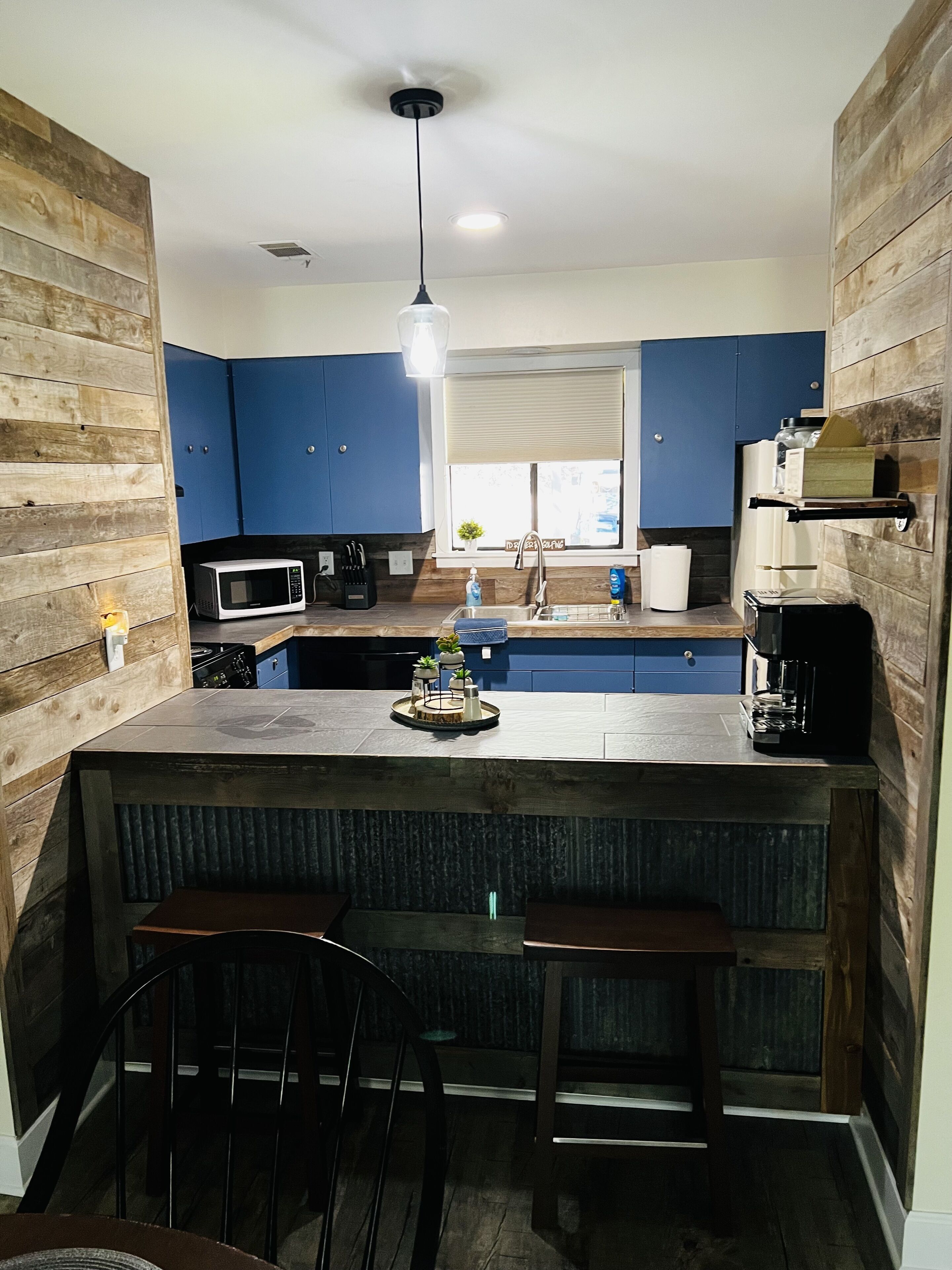 2nd floor condo with view of lake and 4th hole on the Red Apple Inn Golf course.