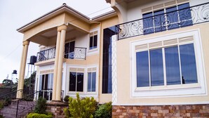 Exterior - Kitali Homes Uganda (Entebbe)